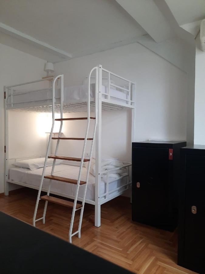 New Generation Hostel Prague Center Excellent Location The Right Alternative To Luxury Hotels A Few Steps From The Astronomical Clock And Charles Bridge Surrounded By Restaurants And Clubs And Offers Opportunities For Shopping Free Wi-Fi Kitchen Gard Zewnętrze zdjęcie