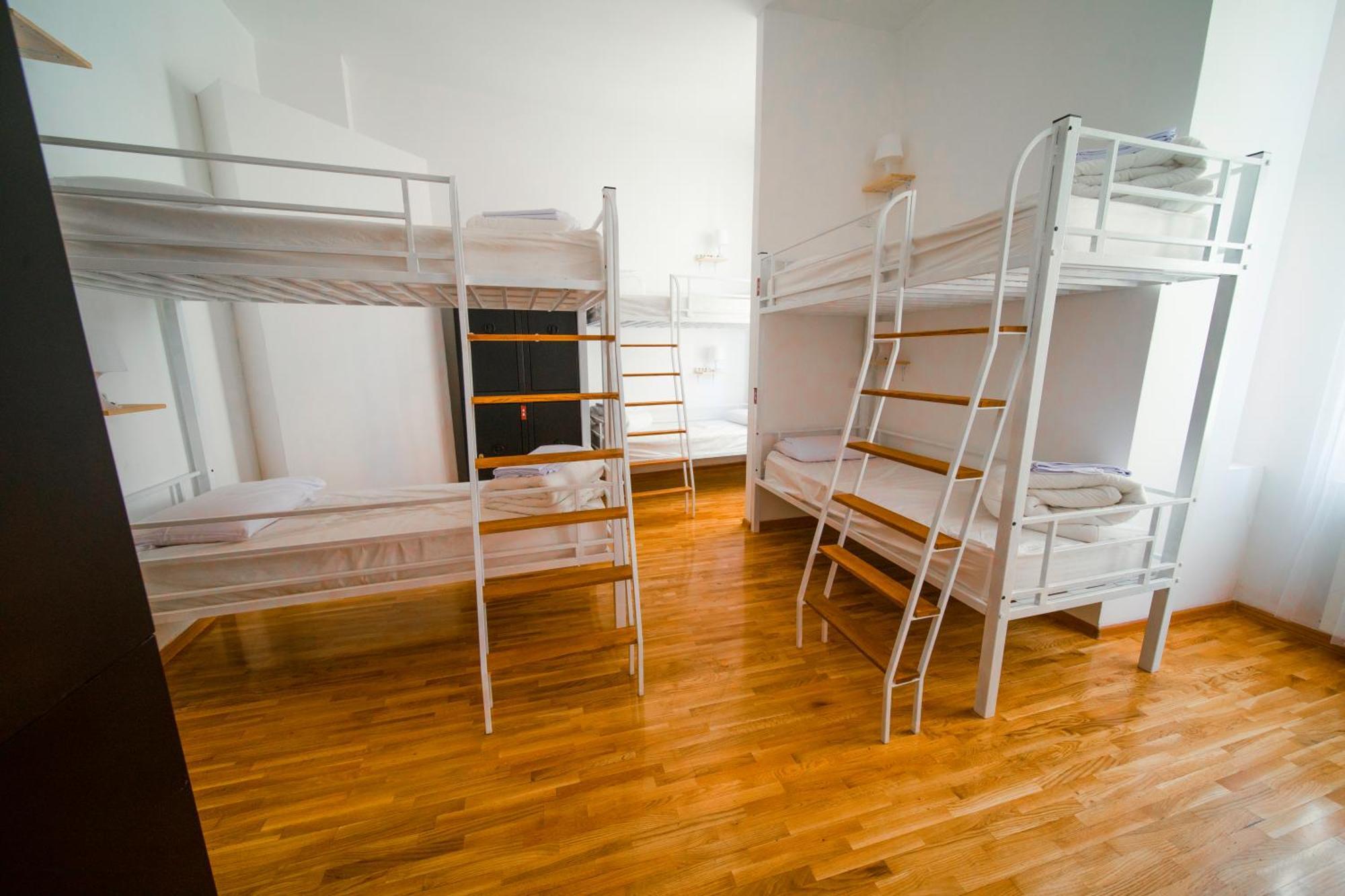 New Generation Hostel Prague Center Excellent Location The Right Alternative To Luxury Hotels A Few Steps From The Astronomical Clock And Charles Bridge Surrounded By Restaurants And Clubs And Offers Opportunities For Shopping Free Wi-Fi Kitchen Gard Zewnętrze zdjęcie